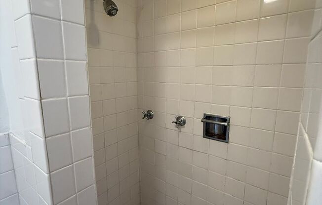 2 beds, 2 baths, 1,303 sqft, $2,200, Unit New King Edward  401