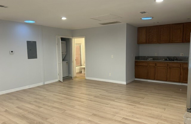 10834 ENCINO AVE