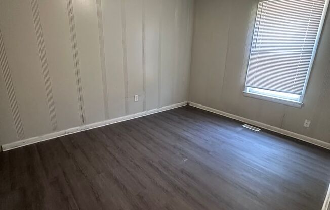 3 beds, 1 bath, $1,150