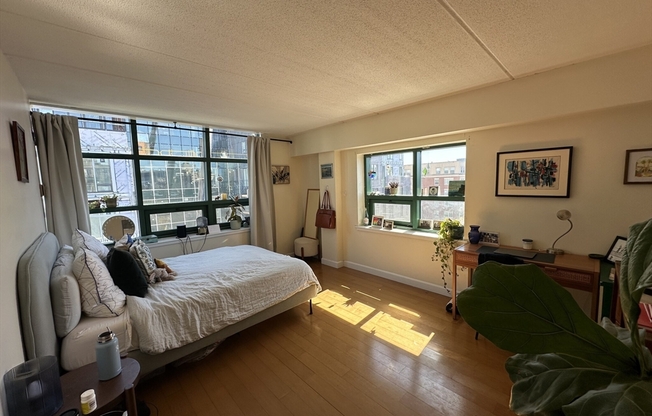 2 beds, 1 bath, 971 sqft, $4,000, Unit 7E