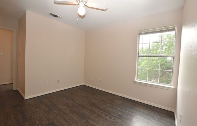 921 923 SAGEWOOD TRL