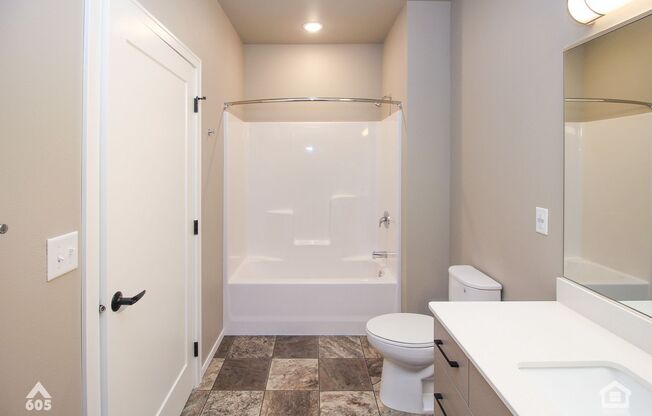 2 beds, 2 baths, 1,092 sqft, $1,750, Unit 5521-5430