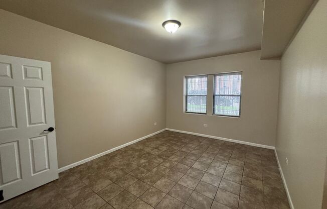 4834 W Adams LLC