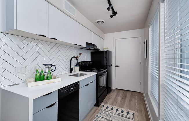 1 bed, 1 bath, 600 sqft, $1,277, Unit 13