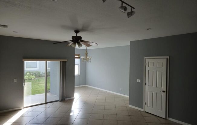 Prime Location & Modern Comfort in Greenacres! 3 Bed 2.5 Bath Townhouse