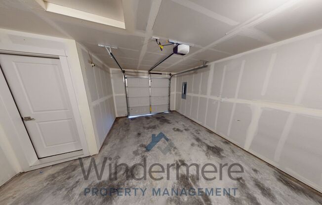 3 beds, 2 baths, 1,064 sqft, $1,895, Unit 325 Cowden