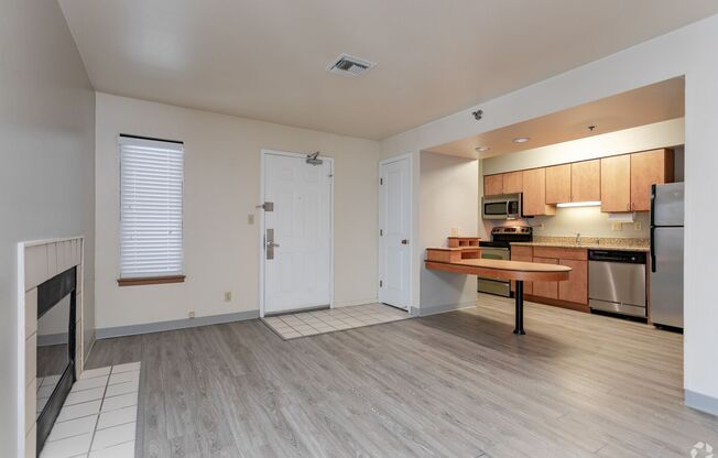 Studio, 1 bath, 540 sqft, $1,245, Unit 821