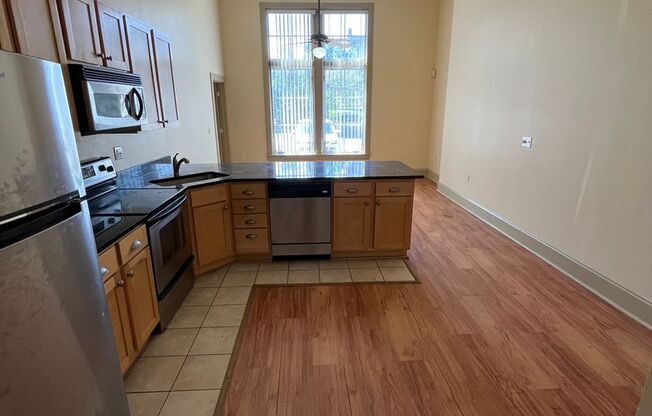 3 beds, 2 baths, 1,132 sqft, $1,904, Unit 109