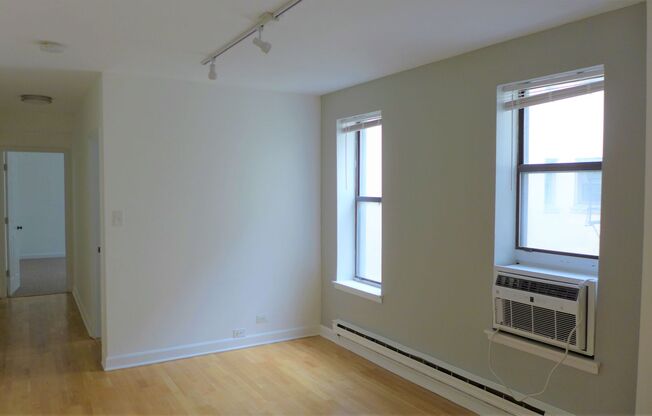 2 beds, 2 baths, 1,000 sqft, $1,995, Unit 806