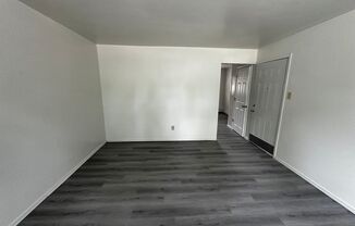 2 beds, 1 bath, $950, Unit 3