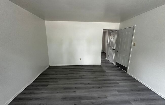 2 beds, 1 bath, $950, Unit 3