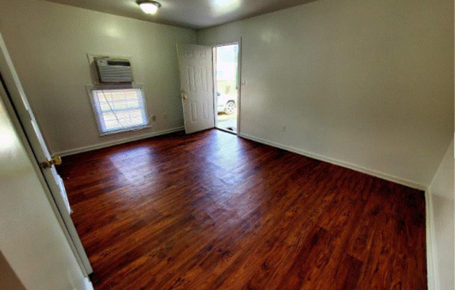 1111 STAINBACK ST