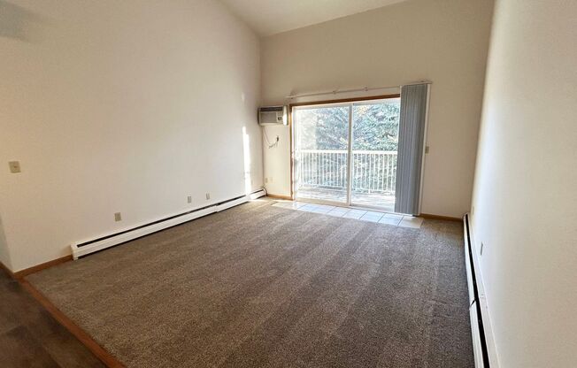 2 beds, 1 bath, 1,040 sqft, $935, Unit 2599-322