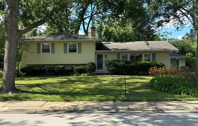 Great House in a great location!