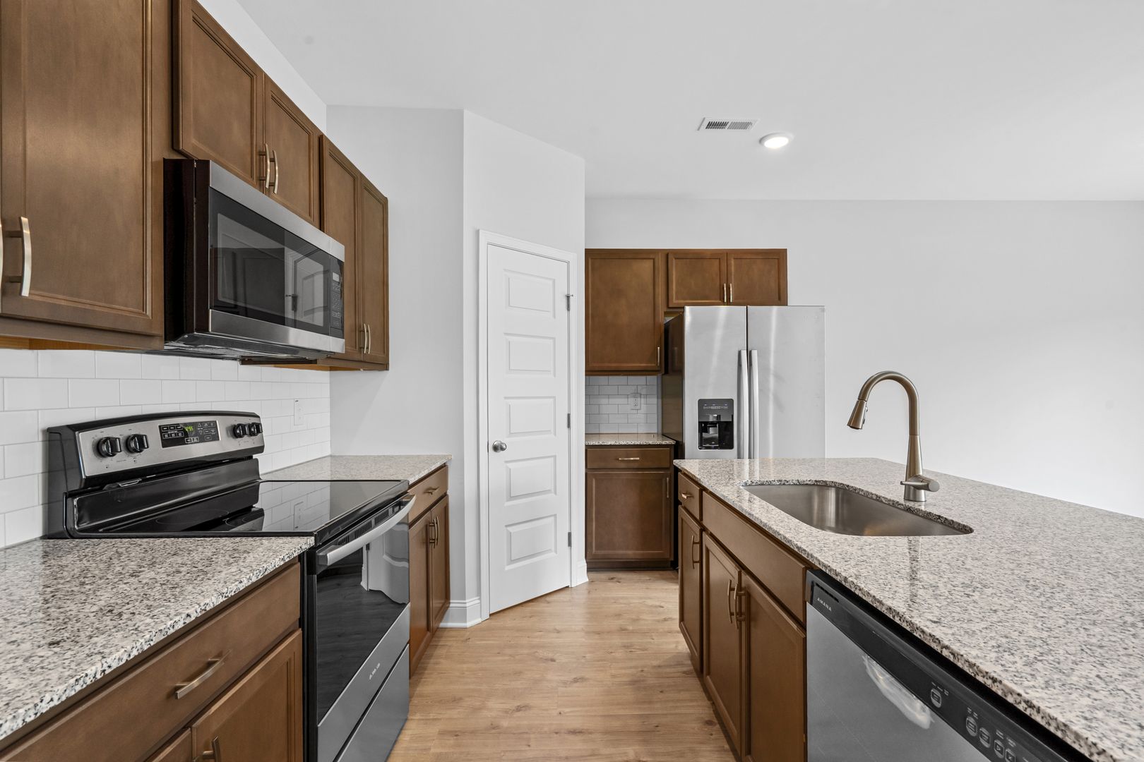$500 Off Your First Full Month- Move in Special! 3 Bedroom Townhome in Smithfield!