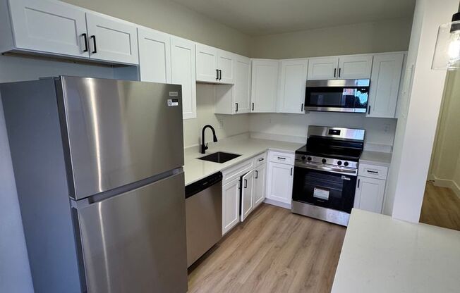 1 bed, 1 bath, 425 sqft, $1,332, Unit 401