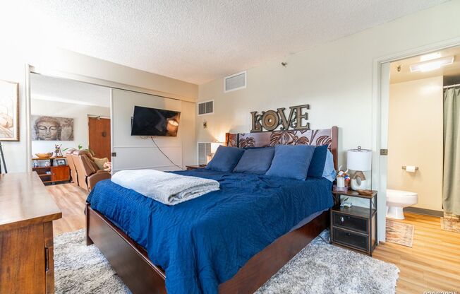 $3000/ 3 BED / 2 BATH in  PUNAHOU REGENCY
