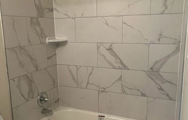 2 beds, 1 bath, 931 sqft, $1,575, Unit 00 - E- 2