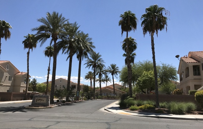 FANTASTIC GATED CONDO IN NW  WITH DETACHED GARAGE