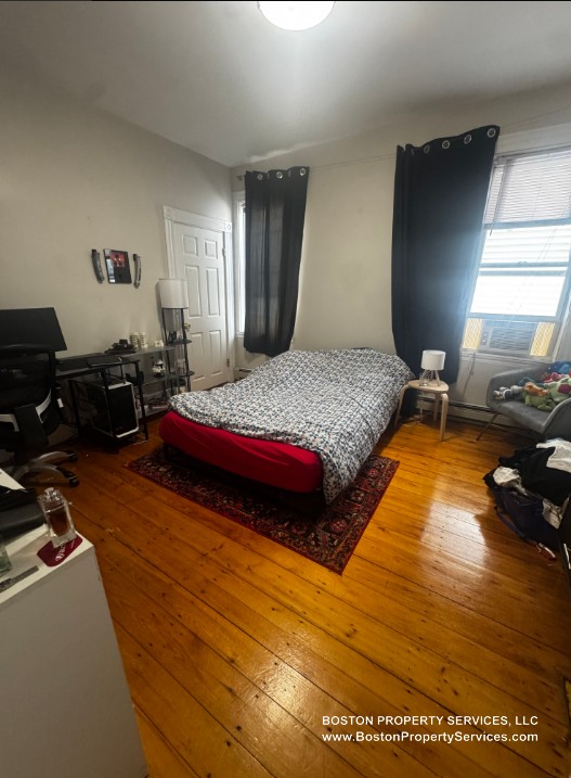 818 PARKER ST