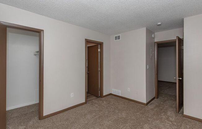 1 bed, 1 bath, 650 sqft, $675, Unit 3540 N Main Street Apt 2