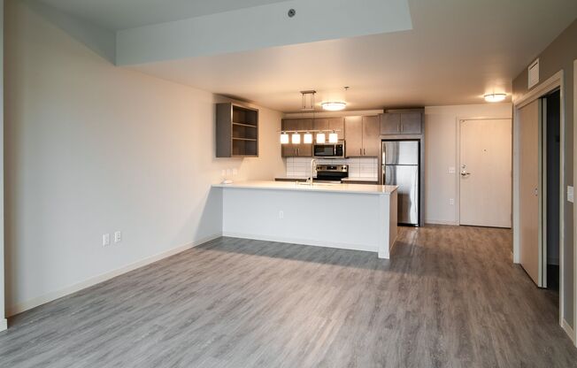 1 bed, 1 bath, 737 sqft, $1,825, Unit 618