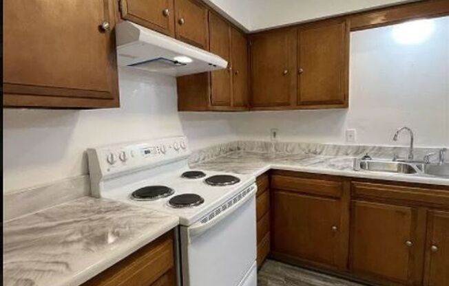 1 bed, 1 bath, 800 sqft, $810, Unit 214