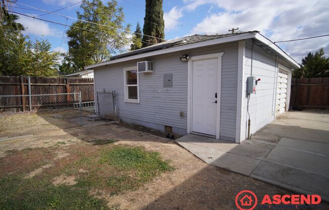 1 bed, 1 bath, 576 sqft, $1,100, Unit 1104 El Tejon Ave #B