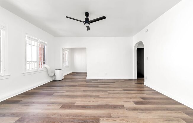 Studio, 1 bath, 560 sqft, $1,900, Unit 211