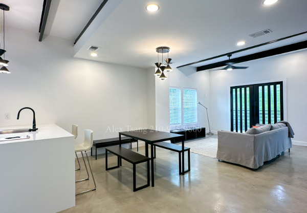 218 S OLIVE