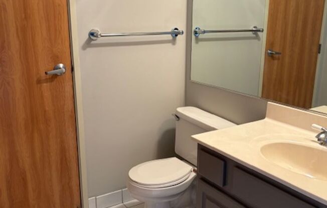 2 beds, 1.5 baths, 1,330 sqft, $1,775, Unit 440