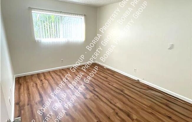 2912 E 65 ST