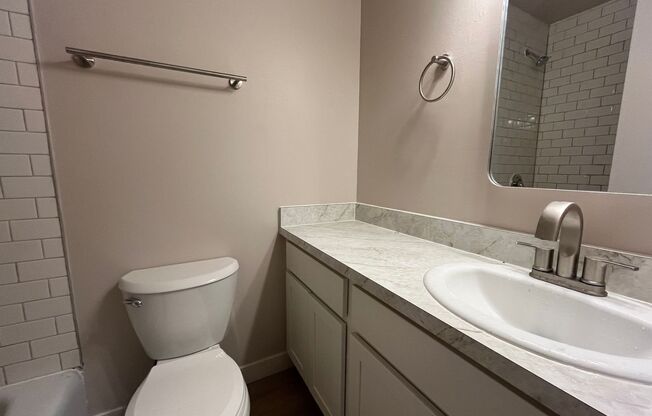 3 beds, 2 baths, $1,695, Unit 124
