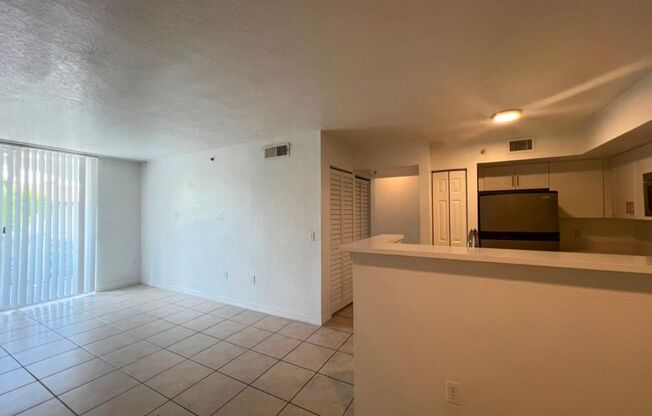 3 beds, 2 baths, 1,079 sqft, $2,600, Unit 13800-206