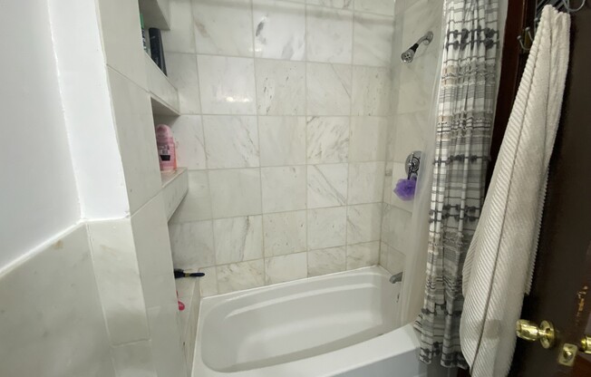 2 beds, 1 bath, 850 sqft, $3,800, Unit 8F