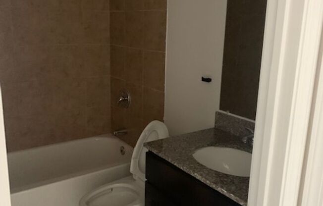 3 beds, 2 baths, 1,050 sqft, $2,800, Unit 2573-17