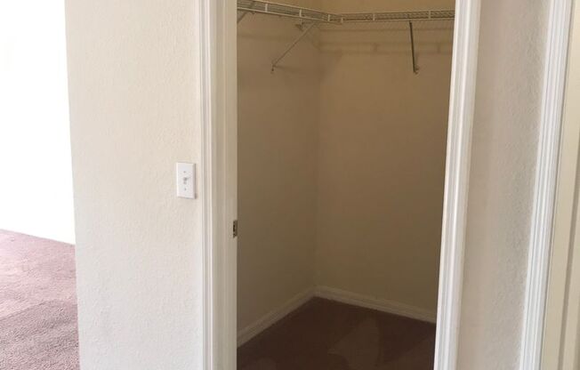 1 bed, 1 bath, 850 sqft, $1,400, Unit Unit 439