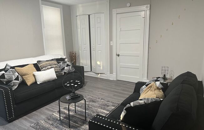 Walking distance to U of L and Bellarmine Campus