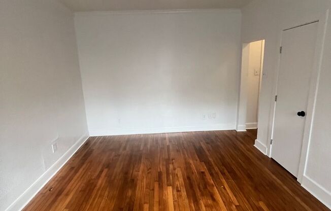 1 bed, 1 bath, 800 sqft, $1,499, Unit 1526-01