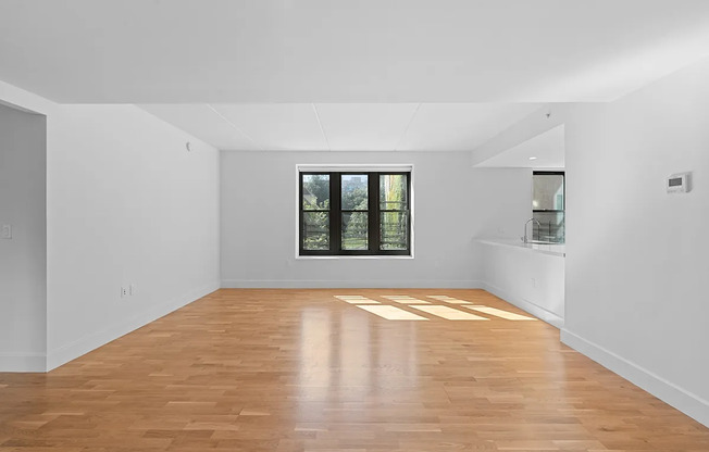 2 beds, 1 bath, $4,250, Unit 221A