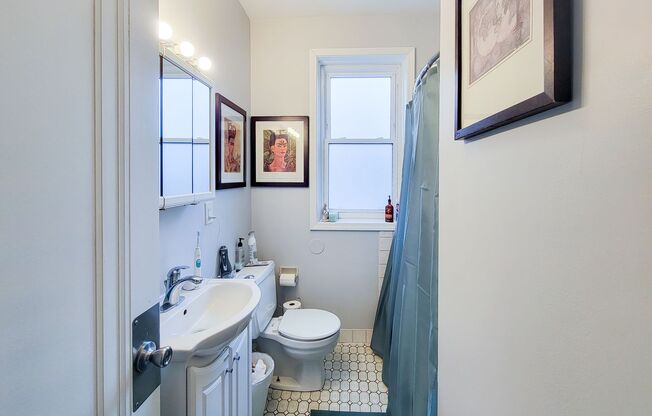 1 bed, 1 bath, 679 sqft, $2,100, Unit 3712-204