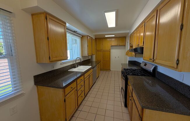 GORGEOUS 4BED/2BTH SINGLE FAMILY HOME IN QUIET AREA OF GRANADA HILLS