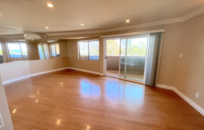 2 beds, 1.5 baths, 950 sqft, $4,195