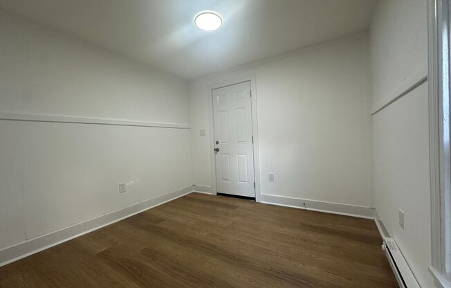 1 bed, 1 bath, $1,400, Unit 2-B