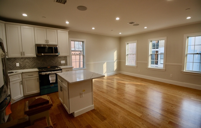 276 ATHENS ST