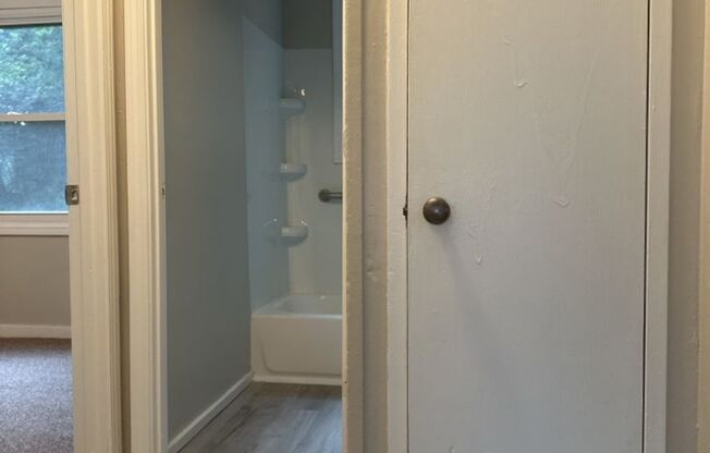 2 beds, 1 bath, $1,000