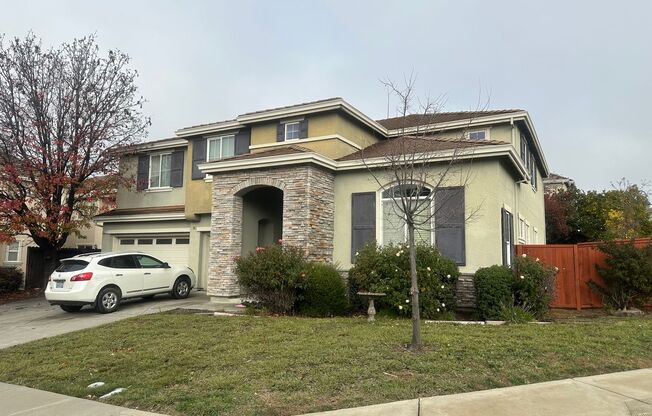 Beautiful two-story in Paradise Crest!