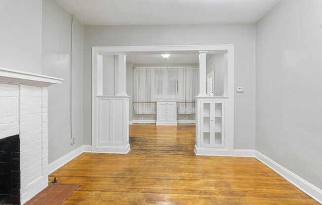 Studio, 1 bath, 400 sqft, $750, Unit 17