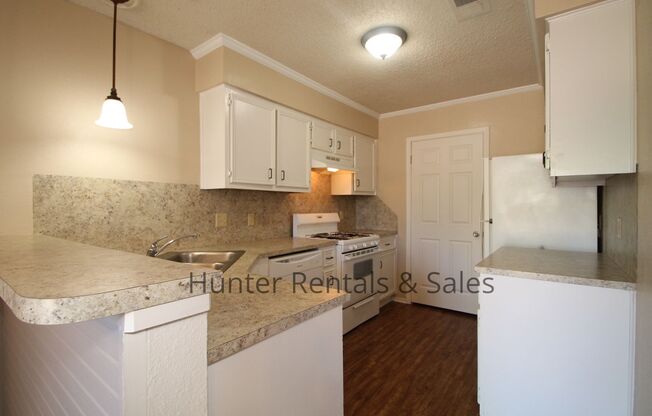 3 beds, 2 baths, $1,150