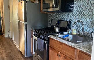 1 bed, 1 bath, $895, Unit 180 Apt 4